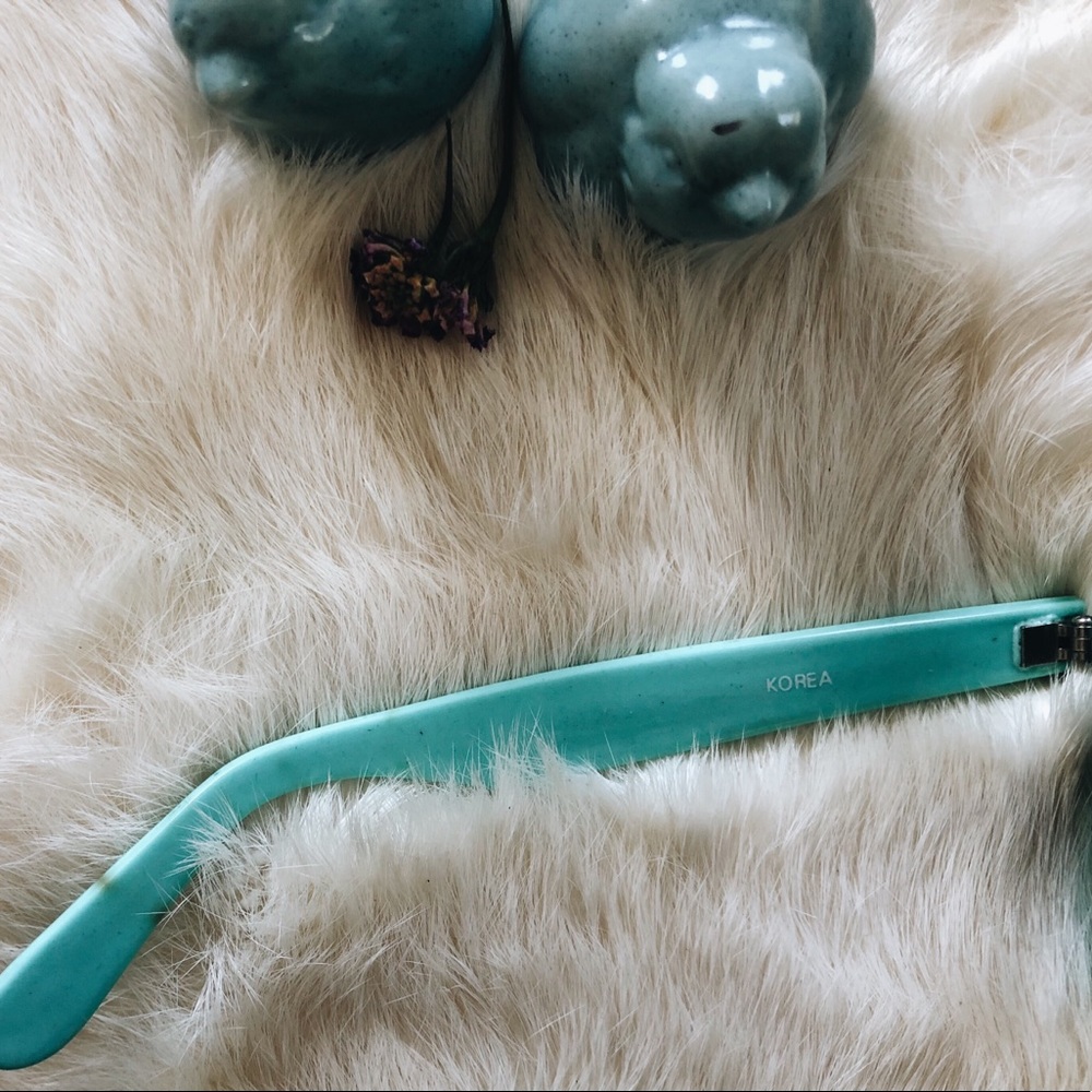 🌿 HP!! Turquoise Thick-Framed Vintage Sunnies🌿 - Picture 6 of 8